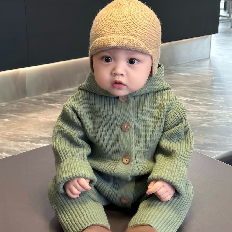 Gebreid Wollen Rompertje – Warm Kruippakje voor de Kleine